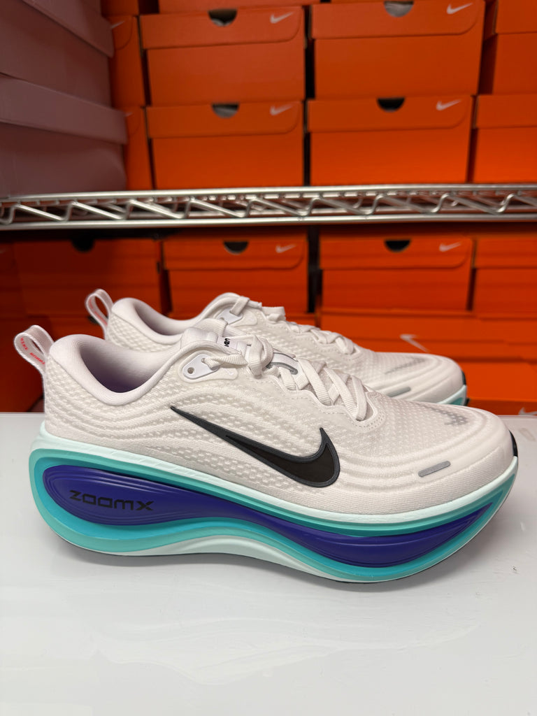 Nike Men's Vomero Plus Shoes White Black Concord HV8150-104