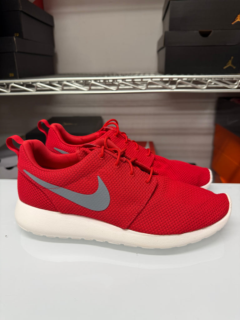 Nike Men's Roshe One Shoes Sport Red Grey Sail 511881-601