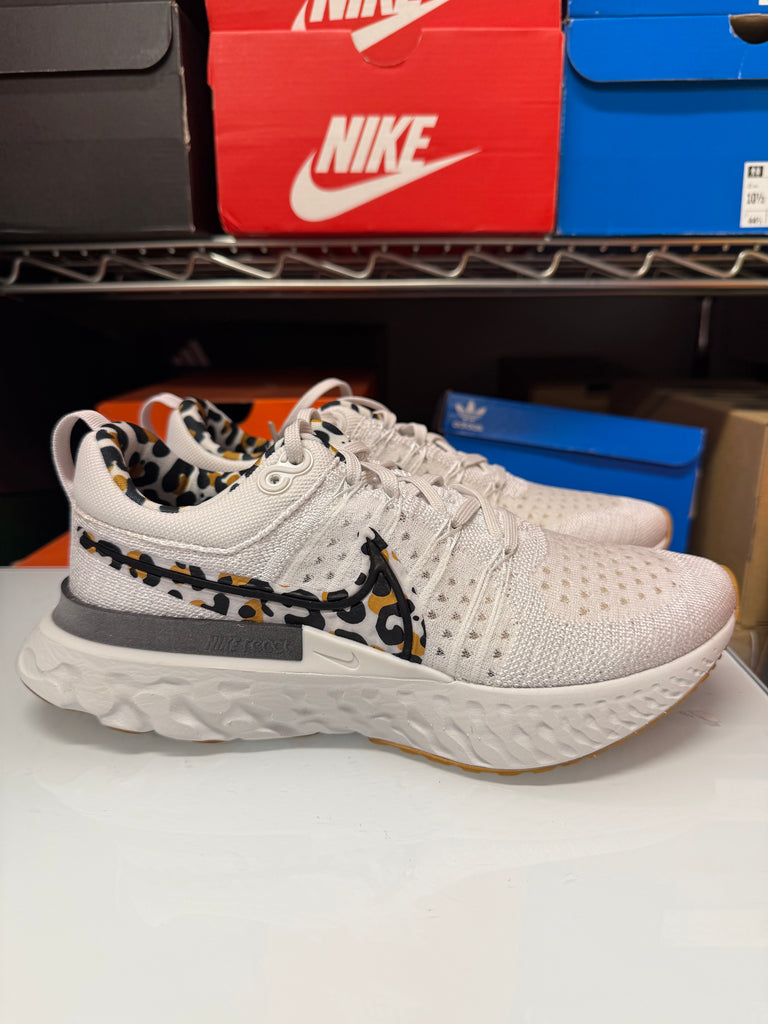 Nike Women's React Infinity Run Flyknit 2 Shoes White Black Wheat Leopard DJ5932-001