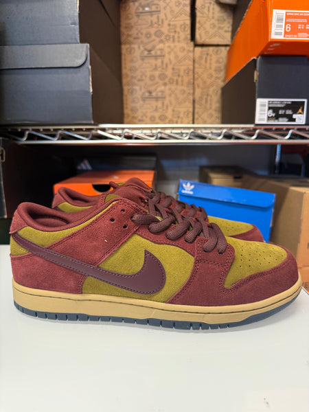 Nike Men's SB Dunk Low Pro Dark Team Red Burgundy Crush Shoes HQ1625-600