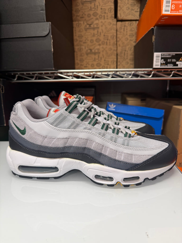 Nike Men's Air Max 95 Shoes Pure Platinum Gorge Green DM0011-002