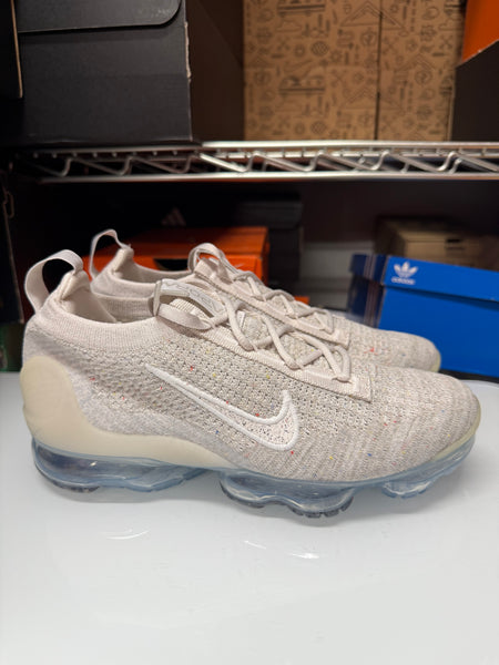 Nike Women's Air Vapormax 2021 Flyknit Shoes Summit White Phantom DJ9975-001