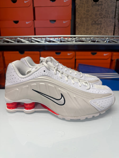 Nike Women's Shox R4 Shoes White Phantom AR3565-103