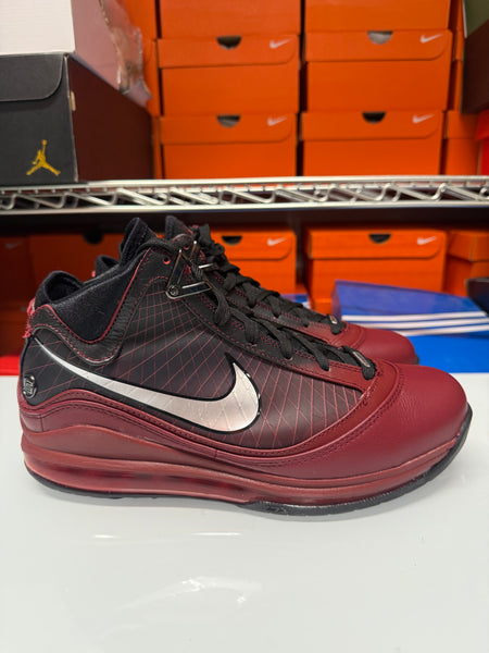 Nike Men's Lebron 7 QS Shoes Christmas Red Black CU5133-600