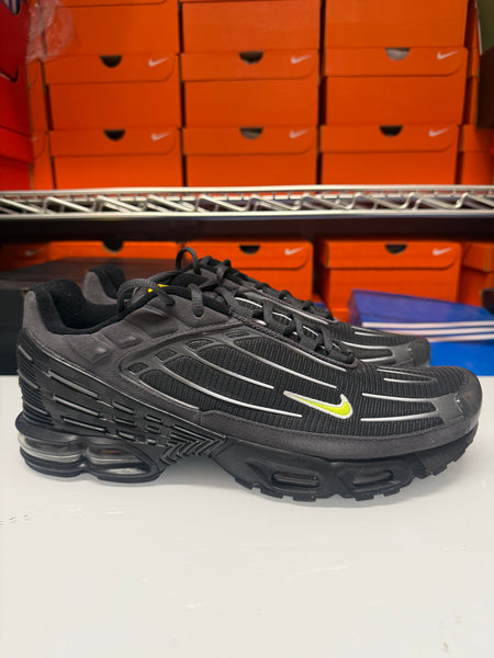 Nike Men's Air Max Plus 3 Shoes Black Volt FQ2387-001