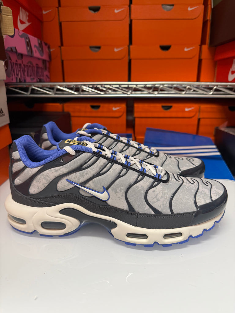 Nike Men's Air Max Plus SE Shoes Social FC Grey Blue DQ3981-001