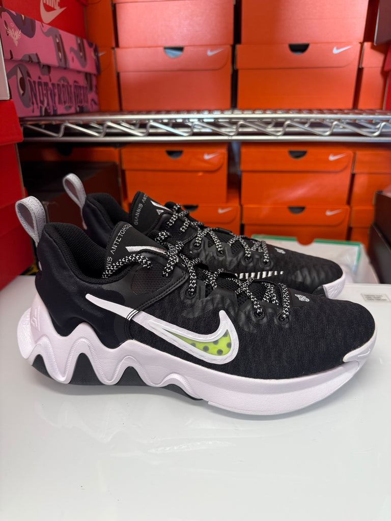 Nike Men's Giannis Immortality Shoes Black White CZ4099-010