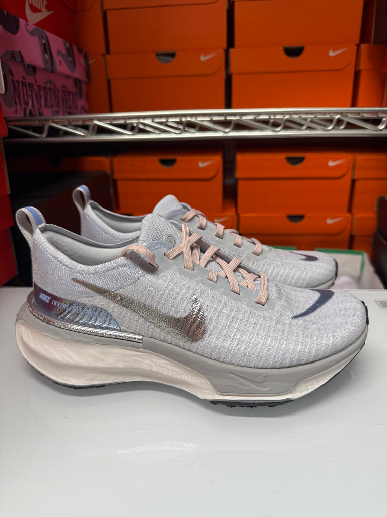 Nike Women's ZoomX Invincible Run Flyknit 3 Shoes Grey White DR2660-010