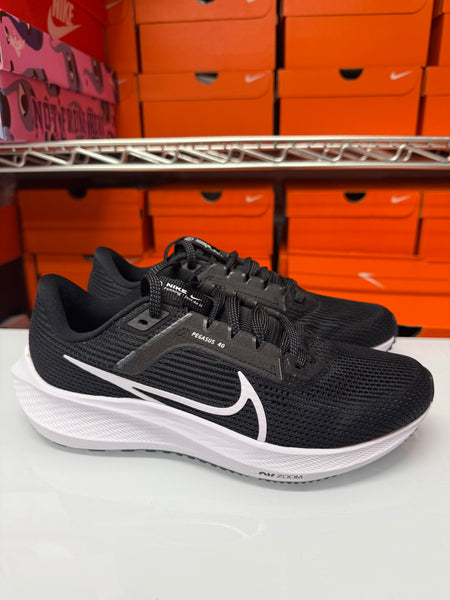 Nike Men's Air Zoom Pegasus 40 Shoes Black White DV3853-001