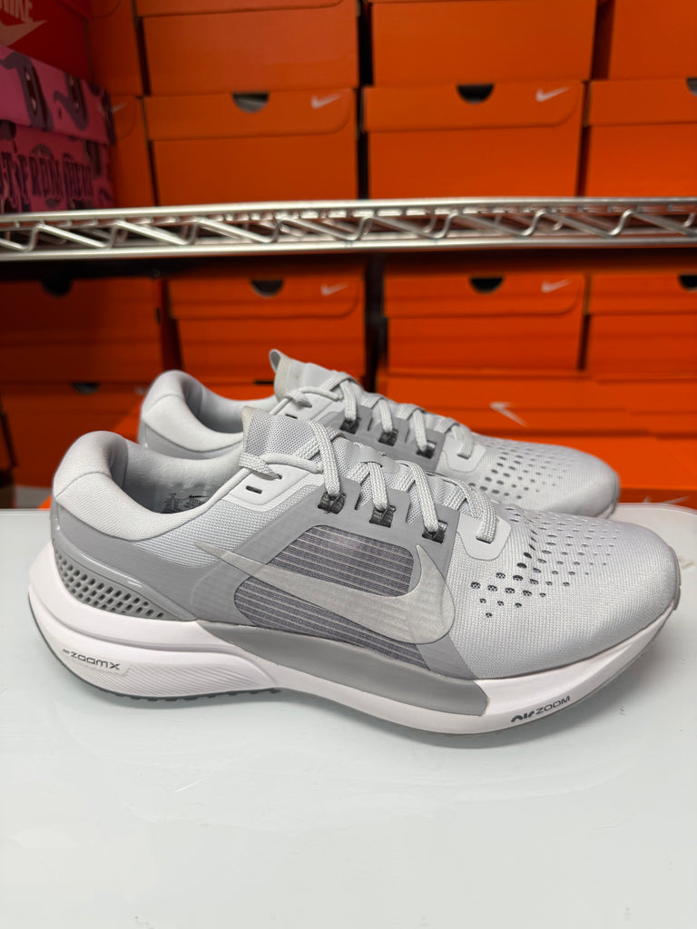 Nike Women's Air Zoom Vomero 15 Shoes Platinum Silver White CU1856-002