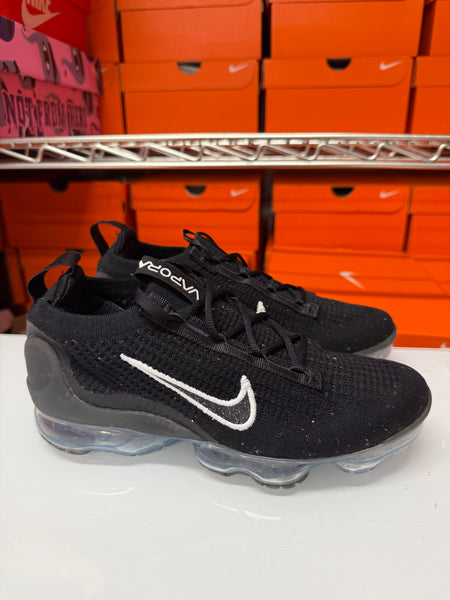 Nike Women's Air Vapormax 2021 Flyknit Shoes Black White Silver DC4112-002