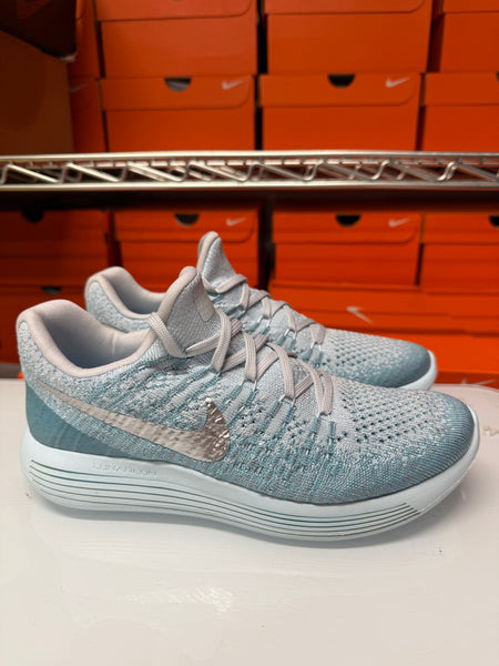 Nike Women's LunarEpic Low Flyknit 2 Shoes Glacier Blue Silver 863780-405