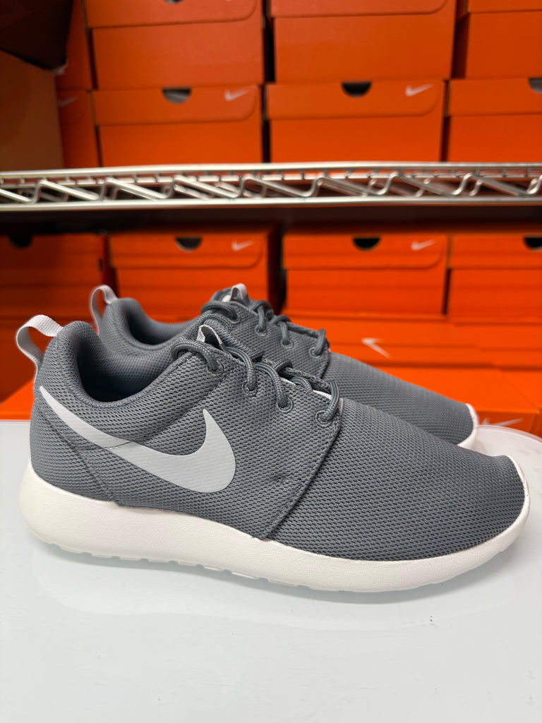 Nike Women's Roshe One Shoes Grey White 844994-003