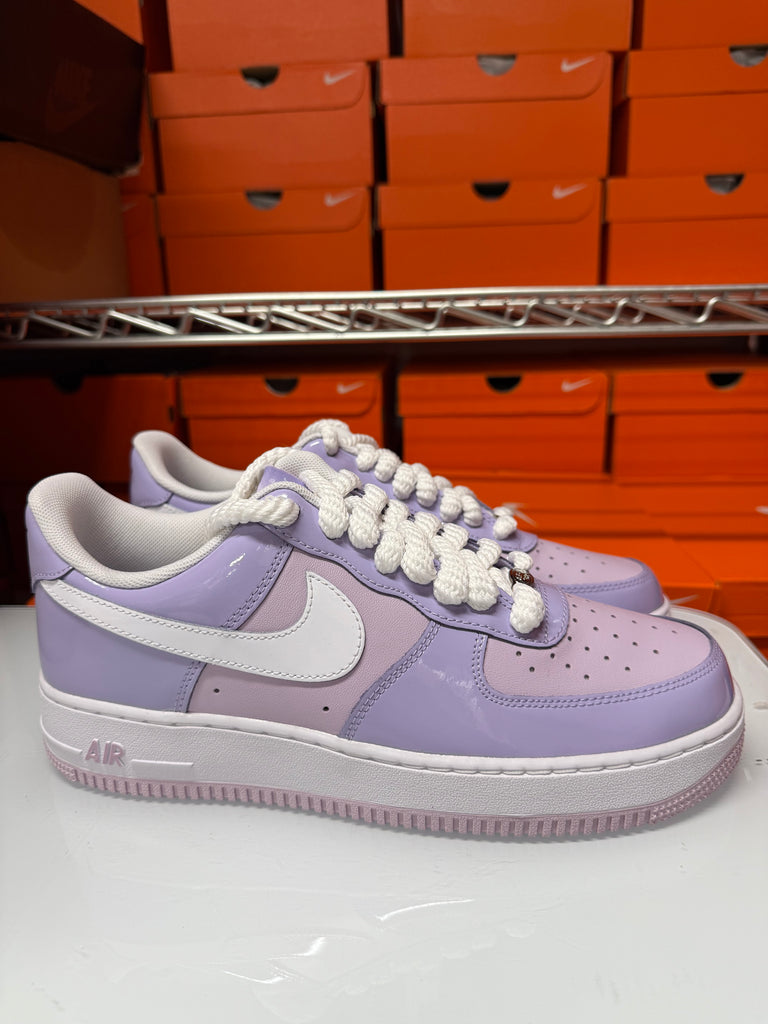 Nike Men's Air Force 1 '07 LV8 Shoes Hydrangeas Patent HV9405-500