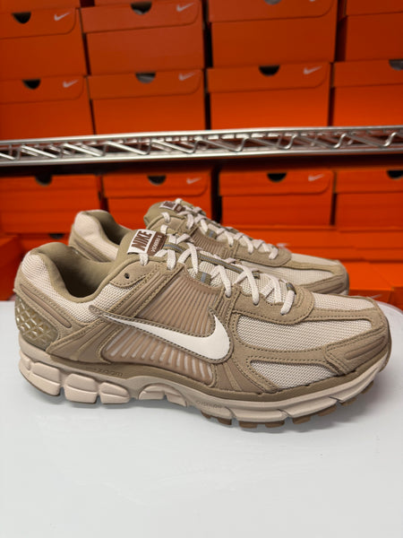 Nike Men's Zoom Vomero 5 Shoes Khaki Light Orewood Brown HV2529-200