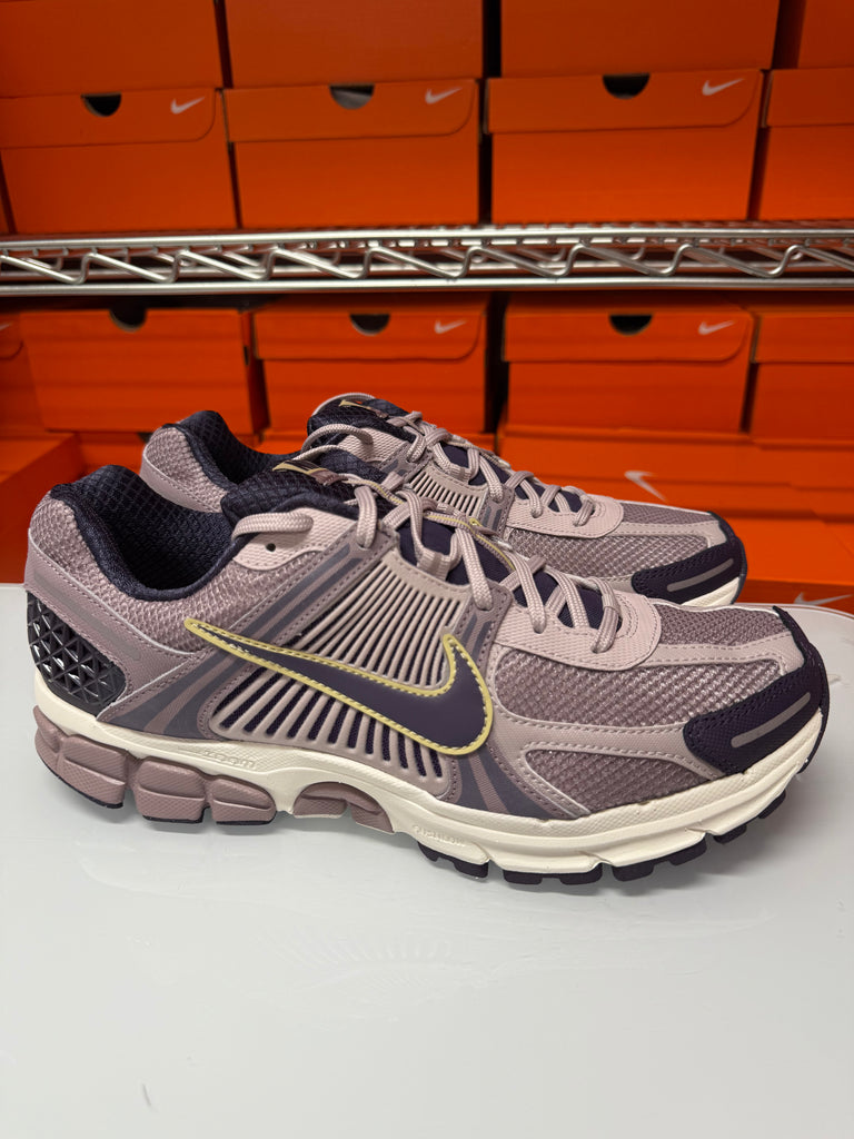 Nike Men's Zoom Vomero 5 Shoes Violet Raisin HQ3643-019